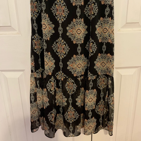 Beautiful Maxi Dress - Picture 5 of 8